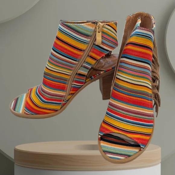 NWOT Very Volatile Delcarmen Serape Leather Fringe Bootie Size 8 - Picture 4 of 4